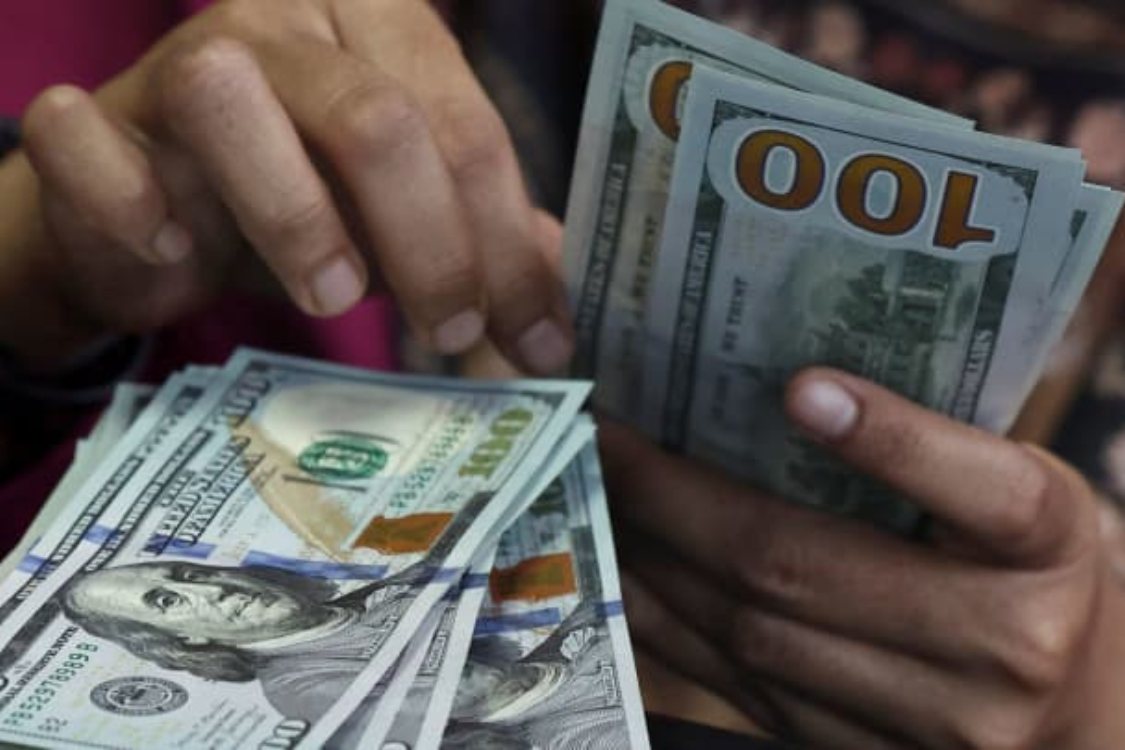 Đồng USD Lao Dốc Khi Căng Thẳng Mỹ - Trung Bùng Phát