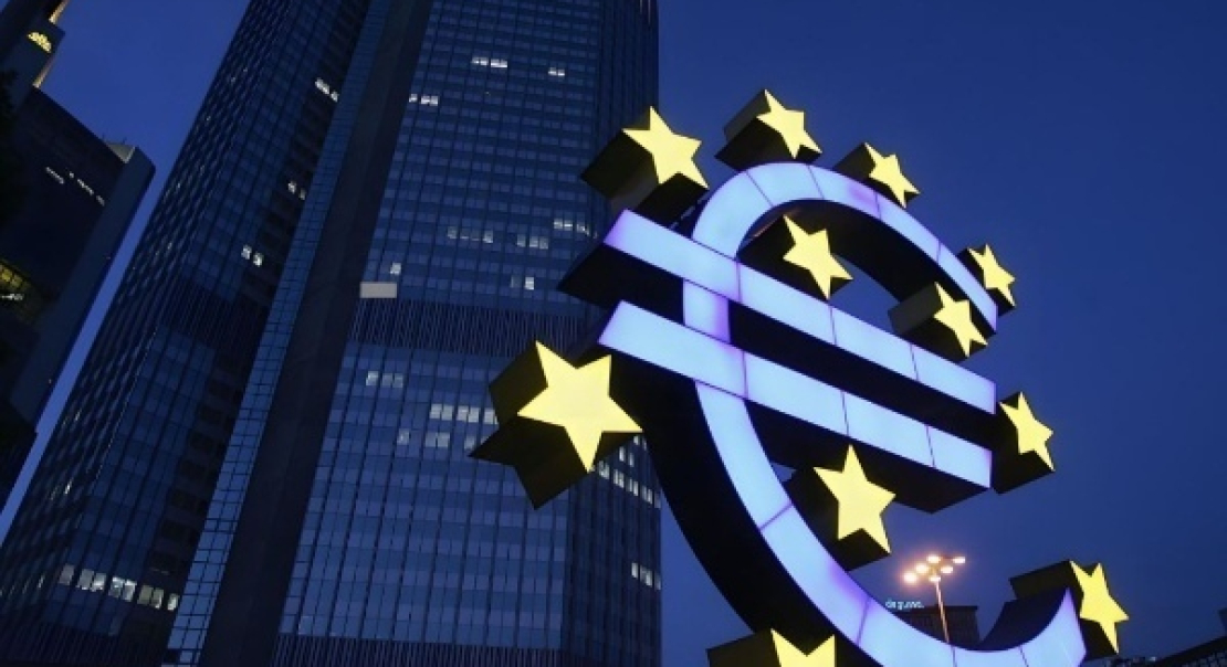 Eurozone Đứng Trước Quyết Định Lãi Suất Lịch Sử
