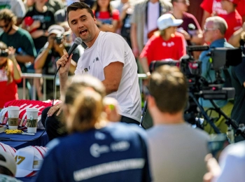Vụ Nổ Súng Nhắm Vào Charlie Kirk Gây Rúng Động Nước Mỹ 