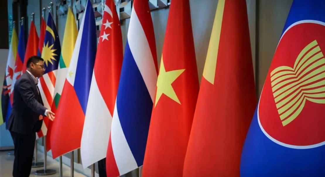 Thuế Quan Của Trump Đẩy Đông Nam Á Vào Thế Tiến Thoái Lưỡng Nan