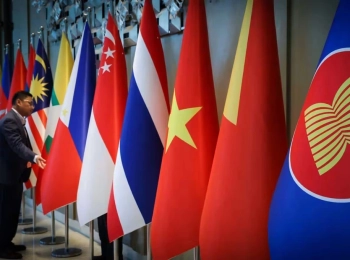 Thuế Quan Của Trump Đẩy Đông Nam Á Vào Thế Tiến Thoái Lưỡng Nan